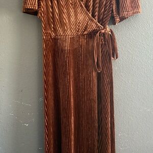 Chic Velvet Wrap Dress in Rich Brown